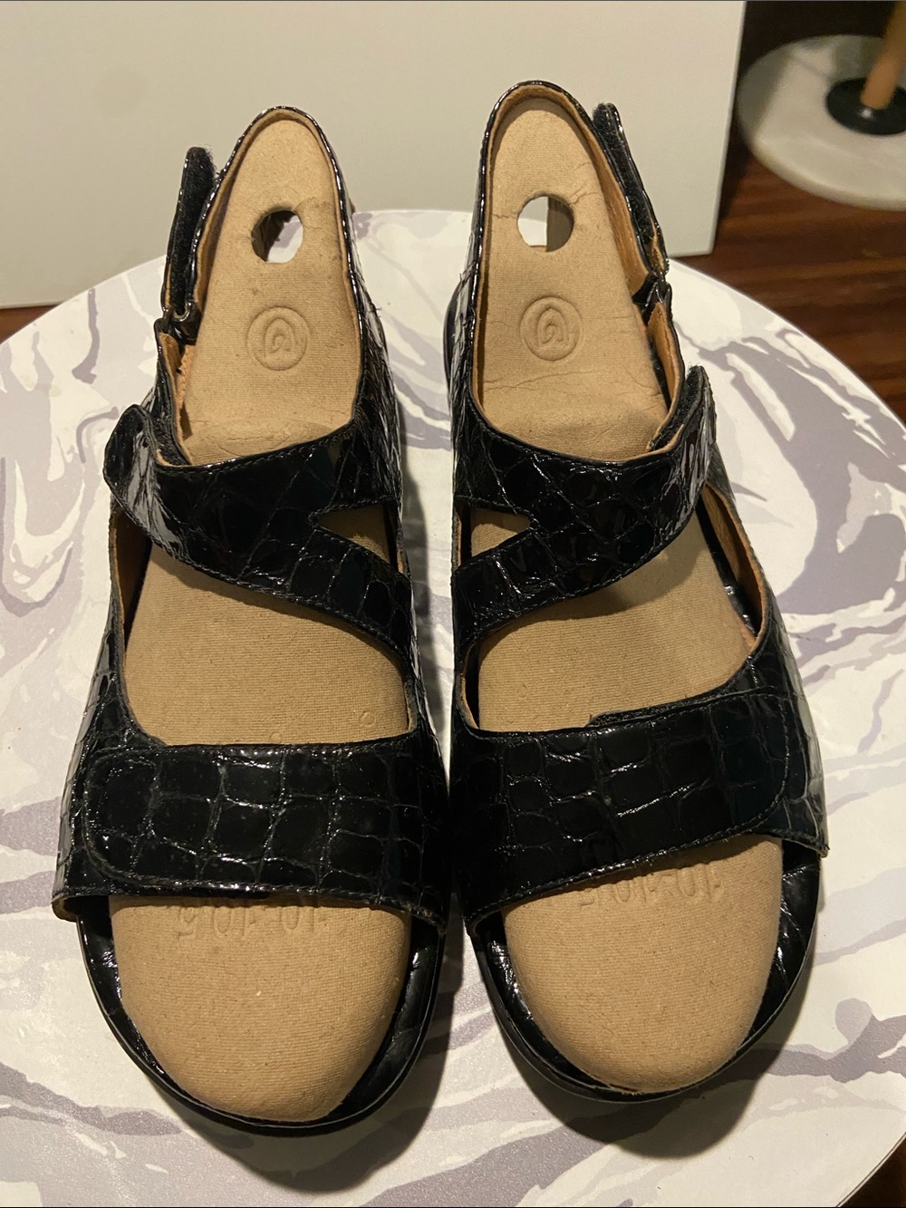 Clarks Artisan Black Patent Croc Leather Comfort Sandals Women’s 9 XW Extra Wide